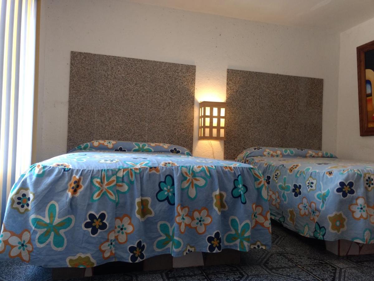 Hotel Alcatraces El Pueblito  Esterno foto