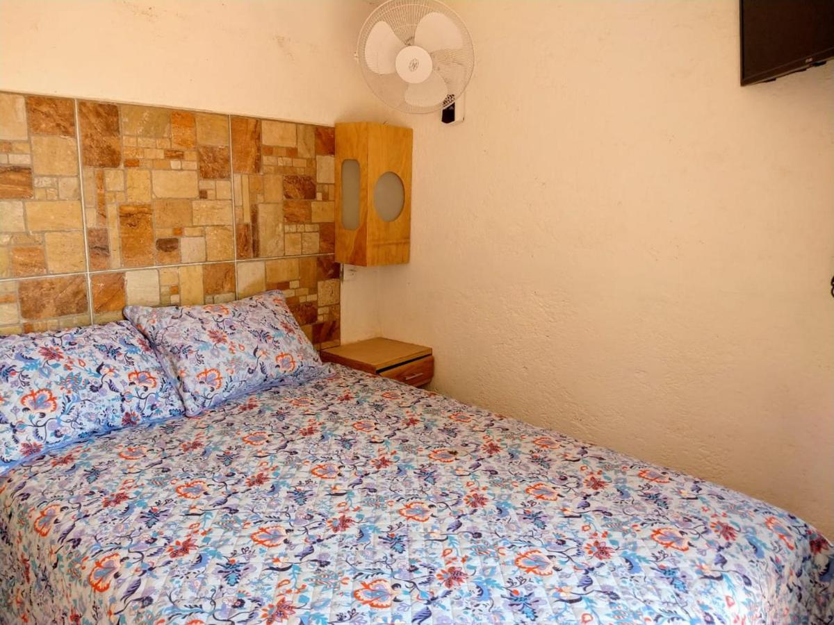 Hotel Alcatraces El Pueblito  Esterno foto